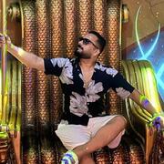 Vivek Singh 33 Ruza
