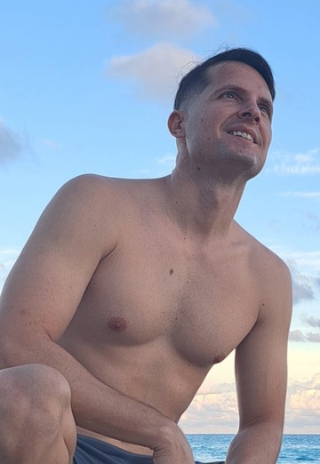 Ariel (@ariel738) — my photo № 1