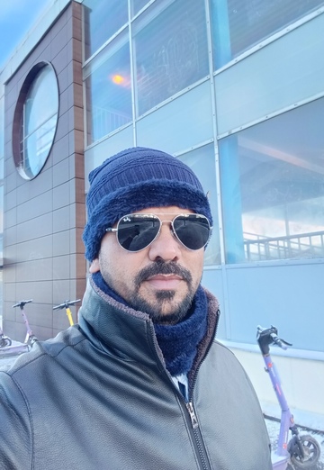 Manindra Yadav (@manindrayadav) — my photo № 1